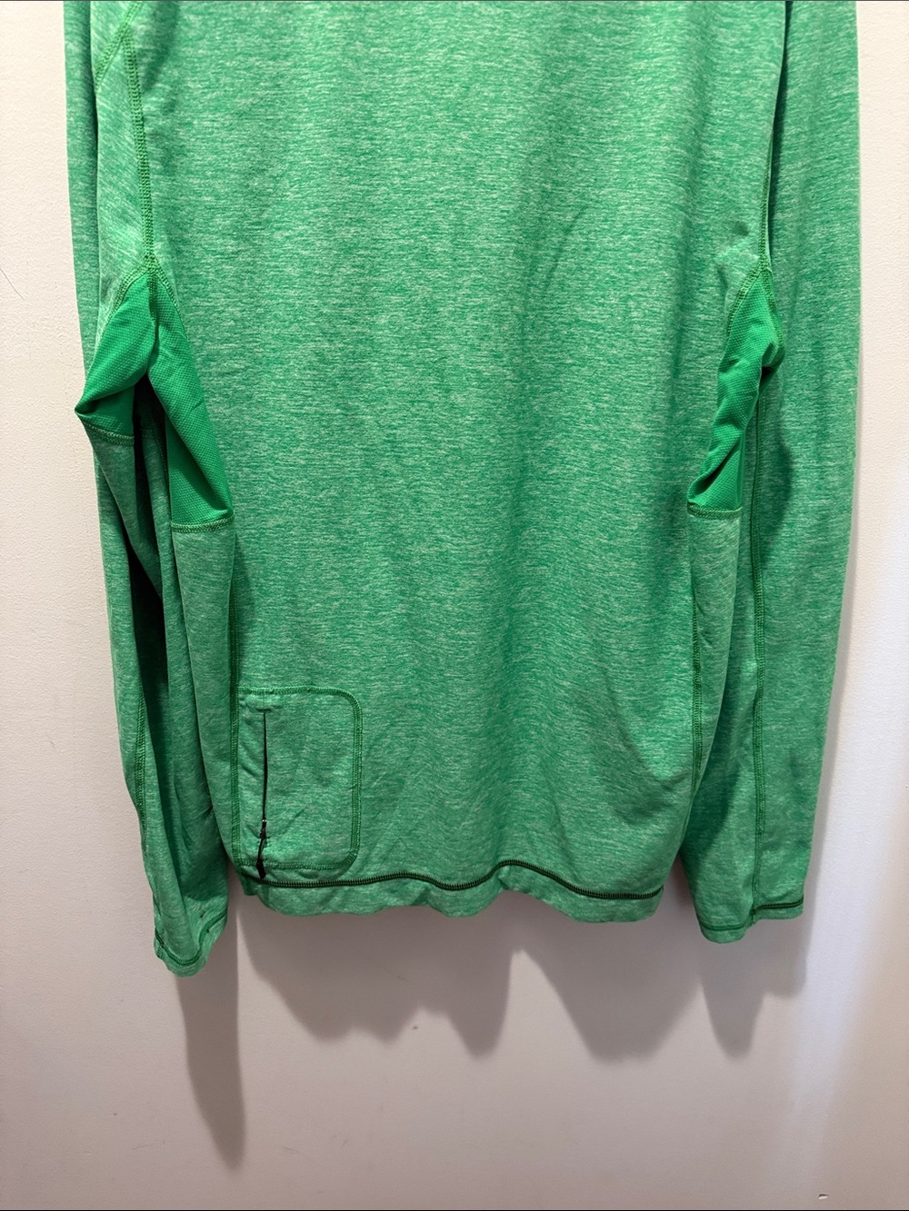 Lululemon men’s long sleeve in green - Picture 8 of 9